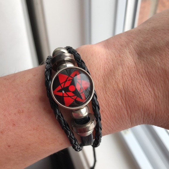 Naruto pin and bracelet lot - Picture 2 of 3